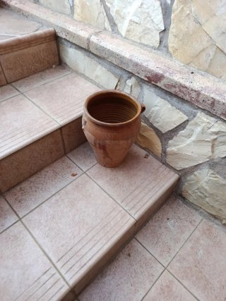 Búcaro antiguo de barro