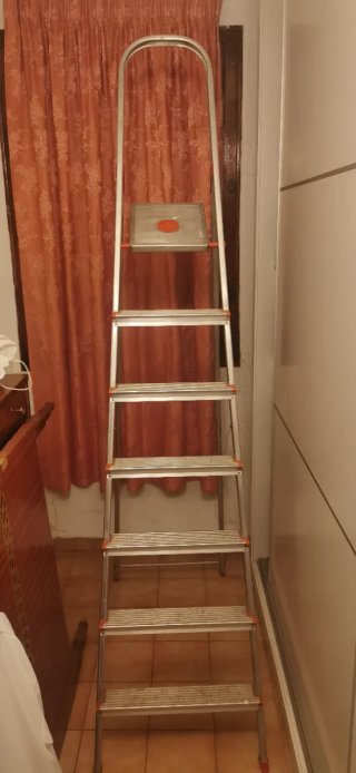 Escalera de aluminio 7 peldaños
