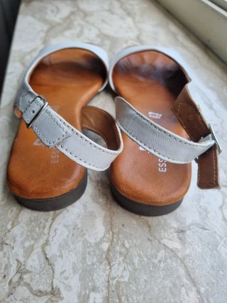 Sandali in pelle bianca Essentials
