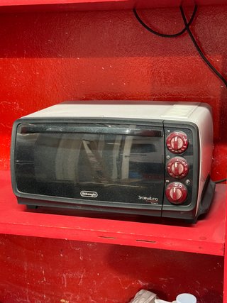 Mini horno DeLonghi Sfornattuto