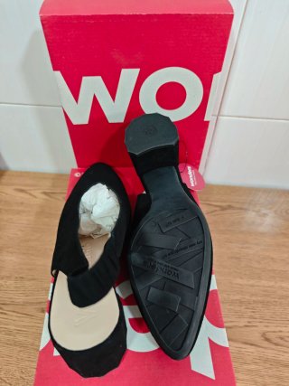 Zapatos de tacón de ante negros
