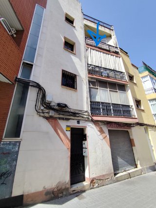 Se Vende Piso , Todo Exterior en Badalona. 86m2.