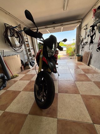 Aprilia Dorsoduro 750