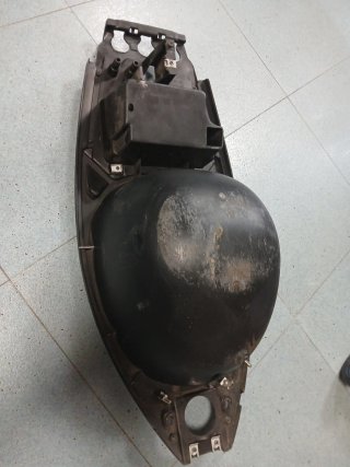 Cofre Portacasco Aprilia Area 51