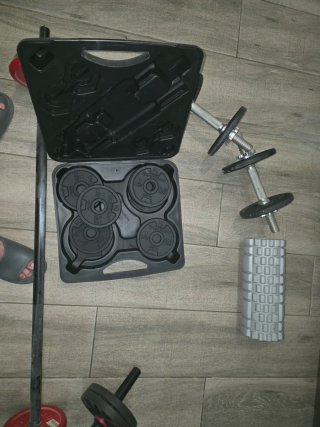 Juego de pesas y accesorios fitness