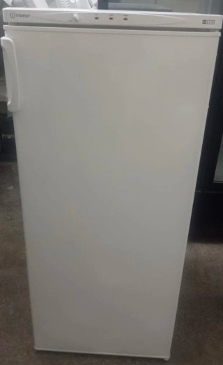 Congelador vertical Indesit 6 cajones por 170€.