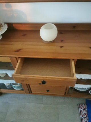 Aparador de madera maciza de la serie IKEA leksvik