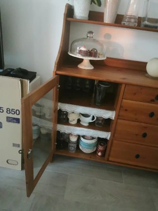 Aparador de madera maciza de la serie IKEA leksvik