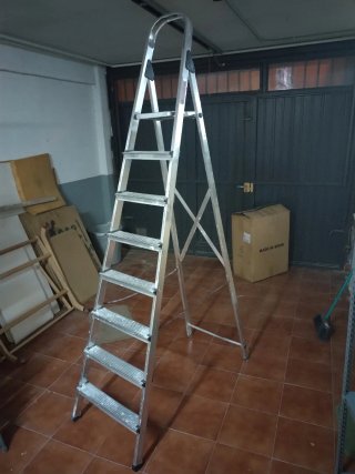 Escalera aluminio 8 peldaños