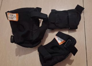 Patines en línea, protecciones y bolsa transporte
