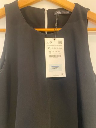 Mini vestido negro evasé Zara