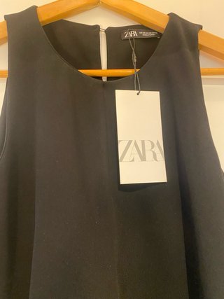 Mini vestido negro evasé Zara