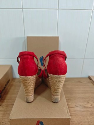 Sandalias cuña esparto.