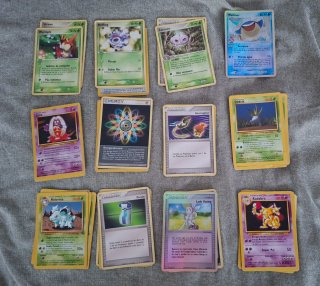 Cartas Pokemon y yoyó