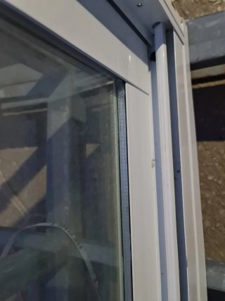 Ventana aluminio Climalit con cierres seguridad