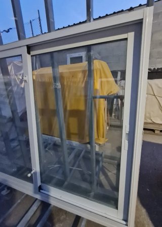Ventana aluminio Climalit con cierres seguridad
