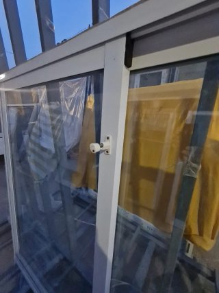 Ventana aluminio Climalit con cierres seguridad