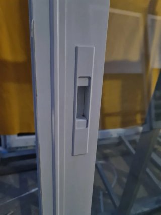 Ventana aluminio Climalit con cierres seguridad