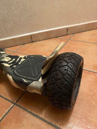 Hoverboard con design mimetico