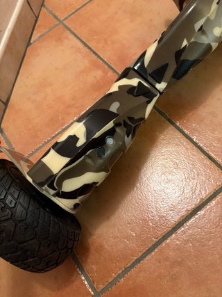 Hoverboard con design mimetico