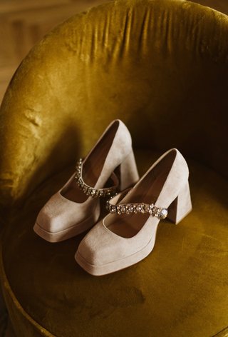 ZAPATO TACON BOTON PEDRERIA TALLE 39 ALMA EN PENA