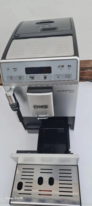 Cafetera Delonghi Autentica Plus