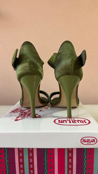 Zapatos de tacón Marypaz con pedrería