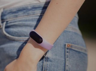 Reloj de pulsera de actividad lila