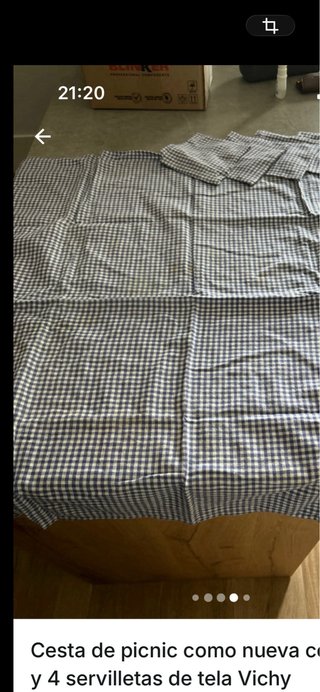 Cesta mimbre completa, mantel, cubiertos y platos