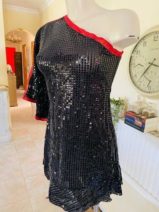 Vestido negro de lentejuelas un hombro talla S
