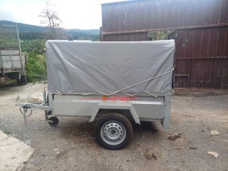 Remolque de coche con lona