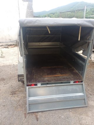 Remolque de coche con lona