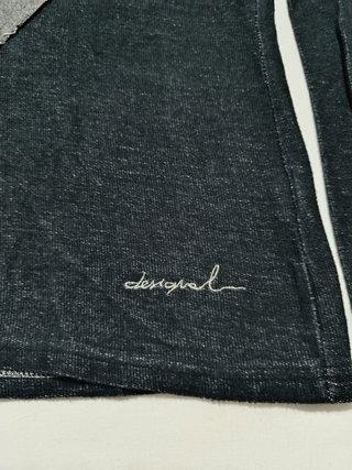 Camiseta Desigual Gris Cuello Bufanda – Talla S