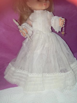 Muñeca Evelin Años 70,con vestido comunión vintage
