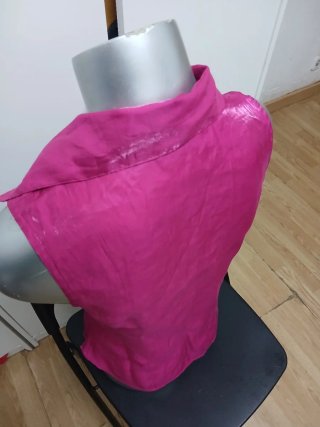 blusas sora intenso  sin manga tan S