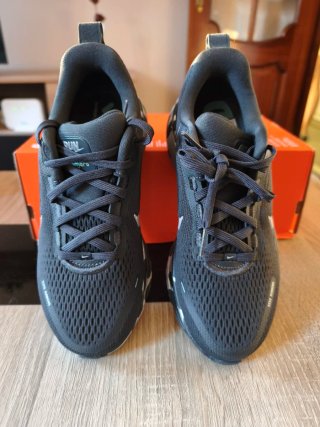 Nike Vomero 18 Talla 38 Negro/Plata