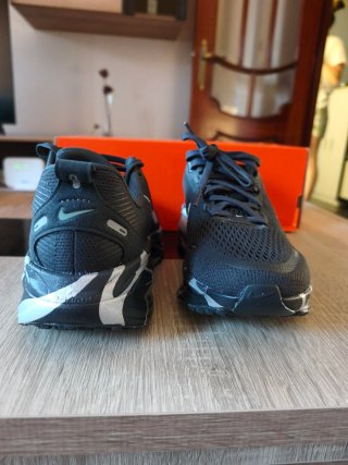 Nike Vomero 18 Talla 38 Negro/Plata