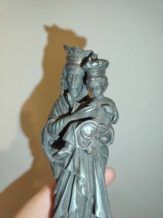 Figura Virgen y Niño con corona. Sin peana