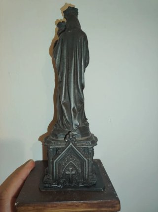 Figura Virgen y Niño con corona. Sin peana