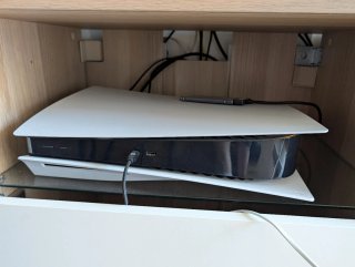 Consola PlayStation 5 con lector de discos.