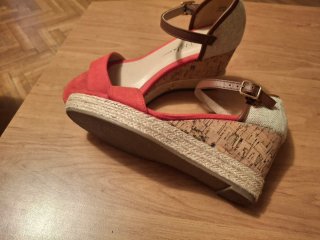 Cuña roja talla 37