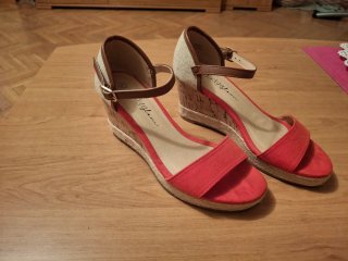 Cuña roja talla 37