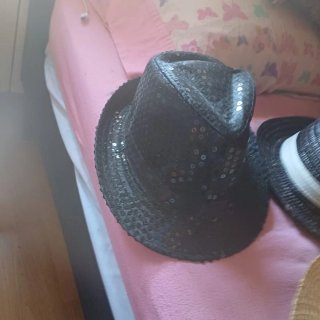Lote de sombreros variados
