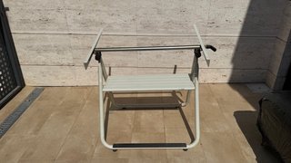 Tavolo da disegno con piano regolabile