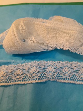 Puntilla valencie blanca