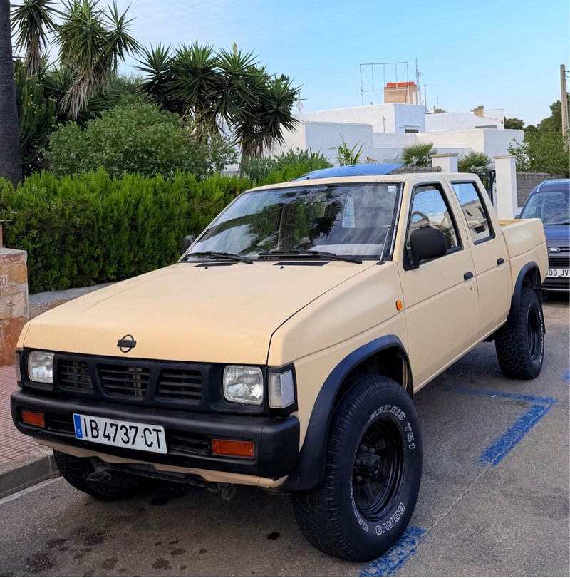Nissan Navara 1993 - foto 1