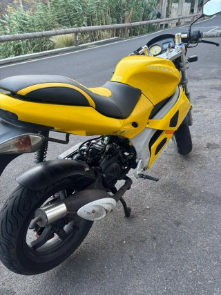 Gilera DNA 50cc Scooter Amarillo