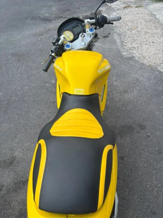 Gilera DNA 50cc Scooter Amarillo