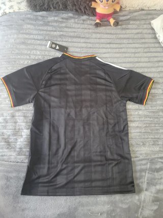 Hermosa camiseta de Alemania Negra