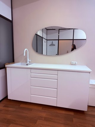 Mueble de cocina con espejo de baño incluido